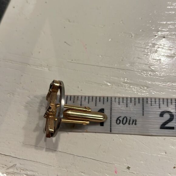 Vintage 1950s Art Deco Swank round gold tone 3 swords bullet back cuff links - Picture 11 of 13